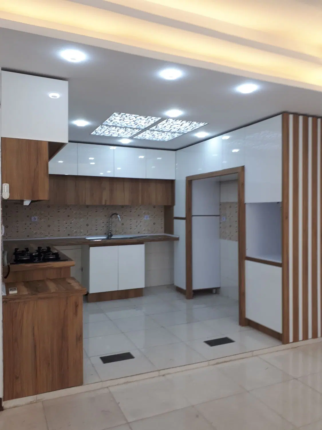 ۹۴ متری سندی بر بلوار ارم روبروی شیرینی دربار