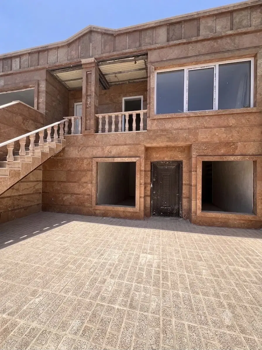 فروش‌یک‌واحد ۱۳۰متری‌کمالشهر‌قابل‌تهاتر‌با ماشین