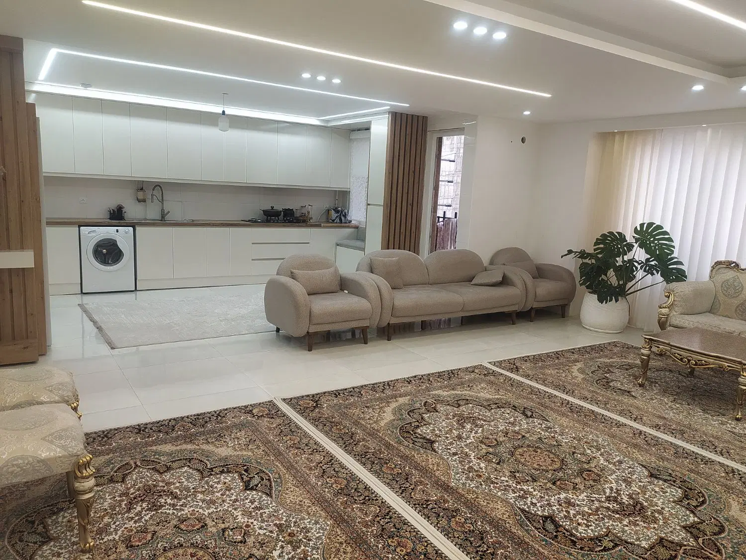 آپارتمان نوساز وحدت