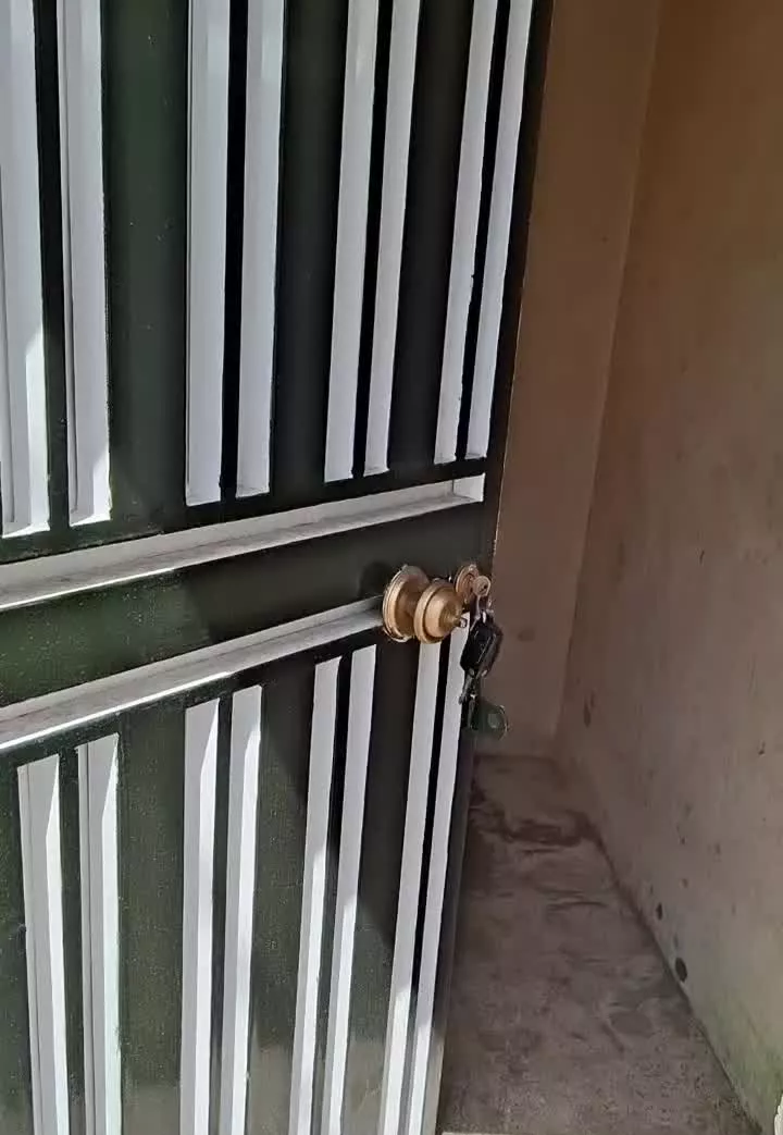 زیر پله ۲۰ متری بر خیابان تختی