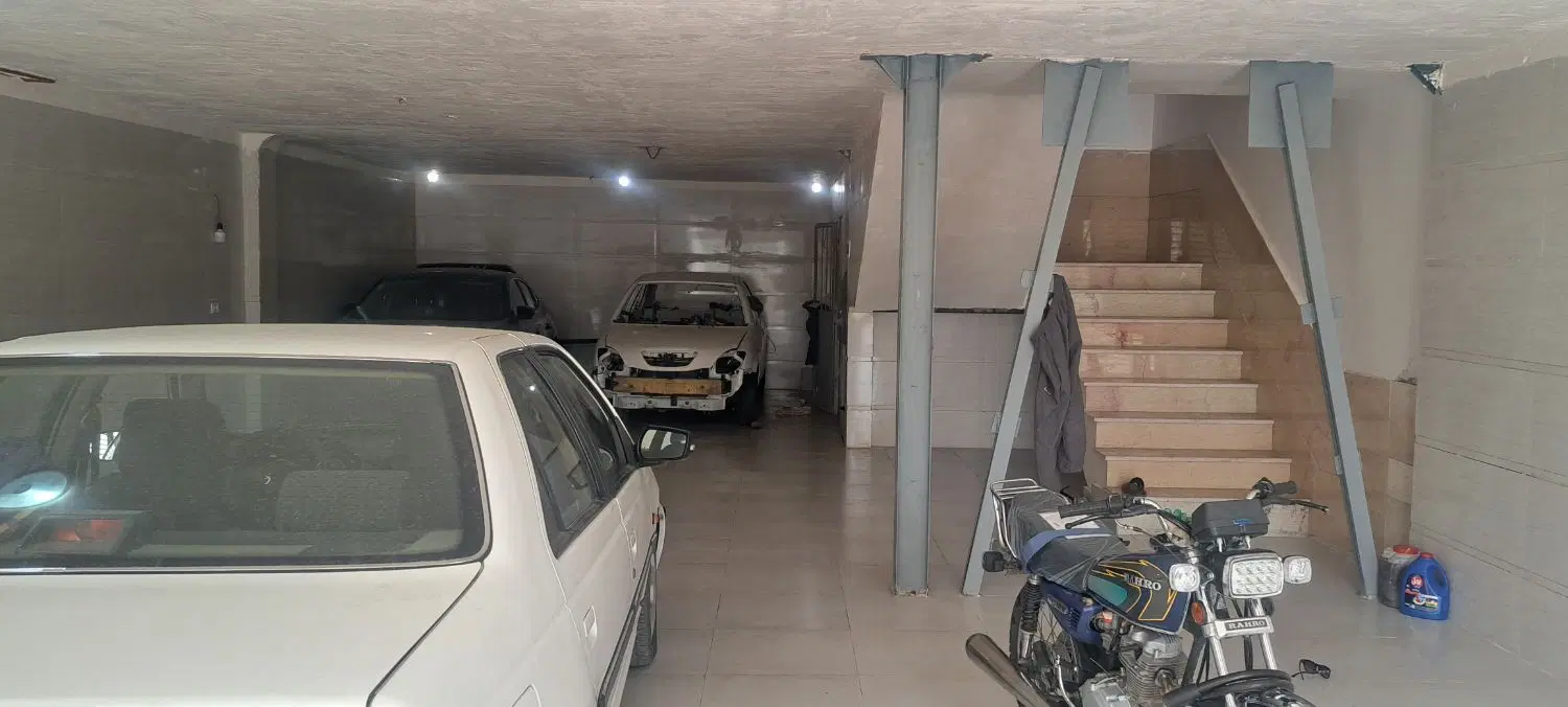 یک طبقه روی پیلوت فاز یک بسیجیان