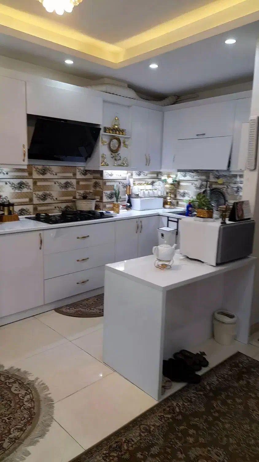 فروش ۱۲۷ متری خوش نقشه و نورگیر عالی