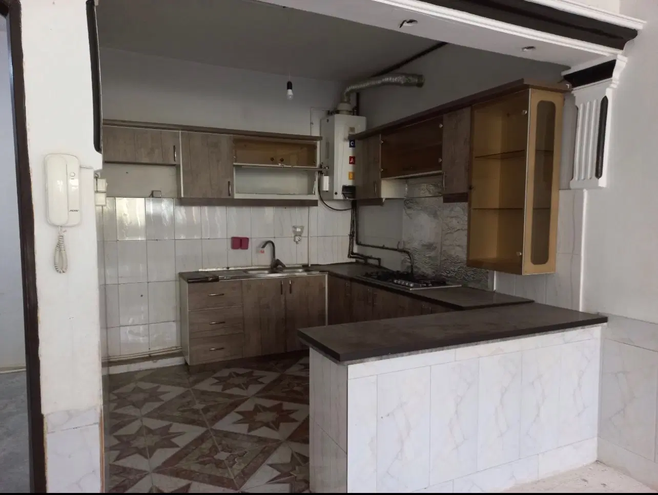 ۷۰ متری حاشیه خاکستری طبقه اول
