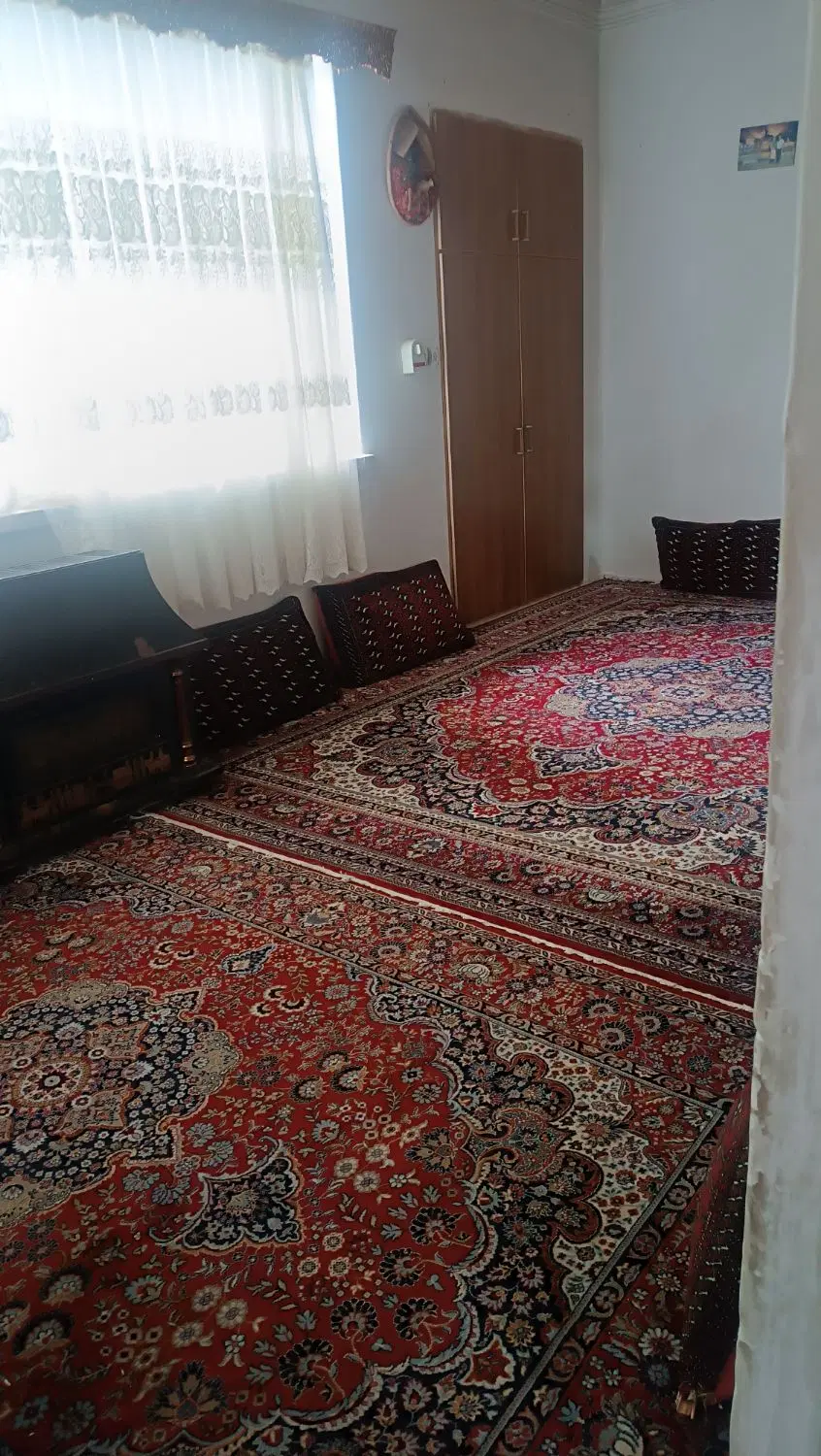 خانه ویلایی و مغازه ب همراه زمین داخل شهری فومن