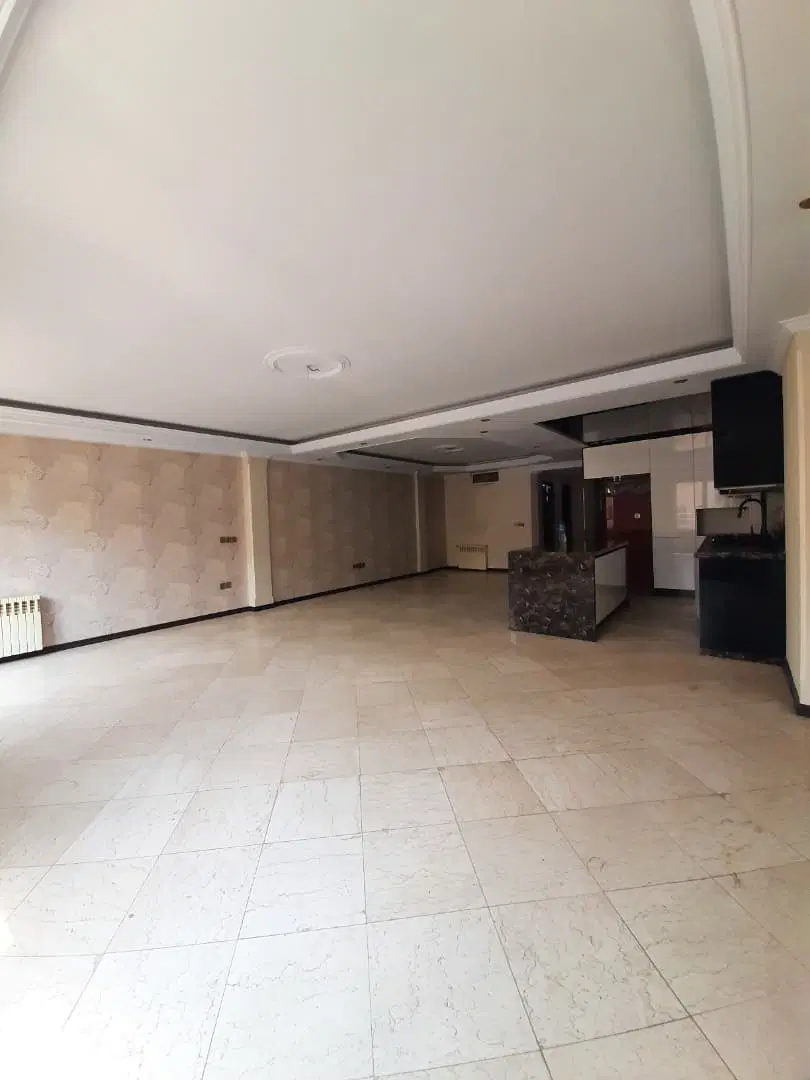 گیشا ۶۰ متر روبه خیابان