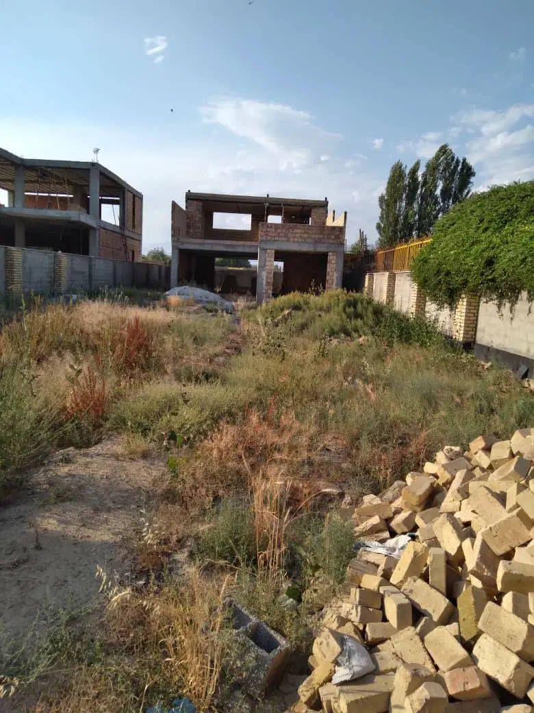 زمین با بنای دوبلکس نیمه ساخت گلستان هفت