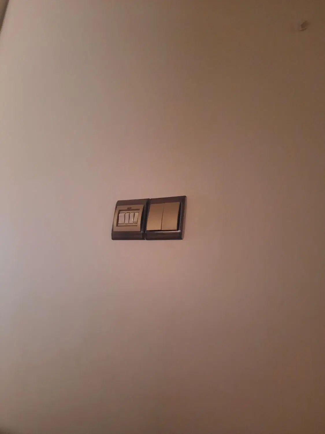 هجده متر مغازه
