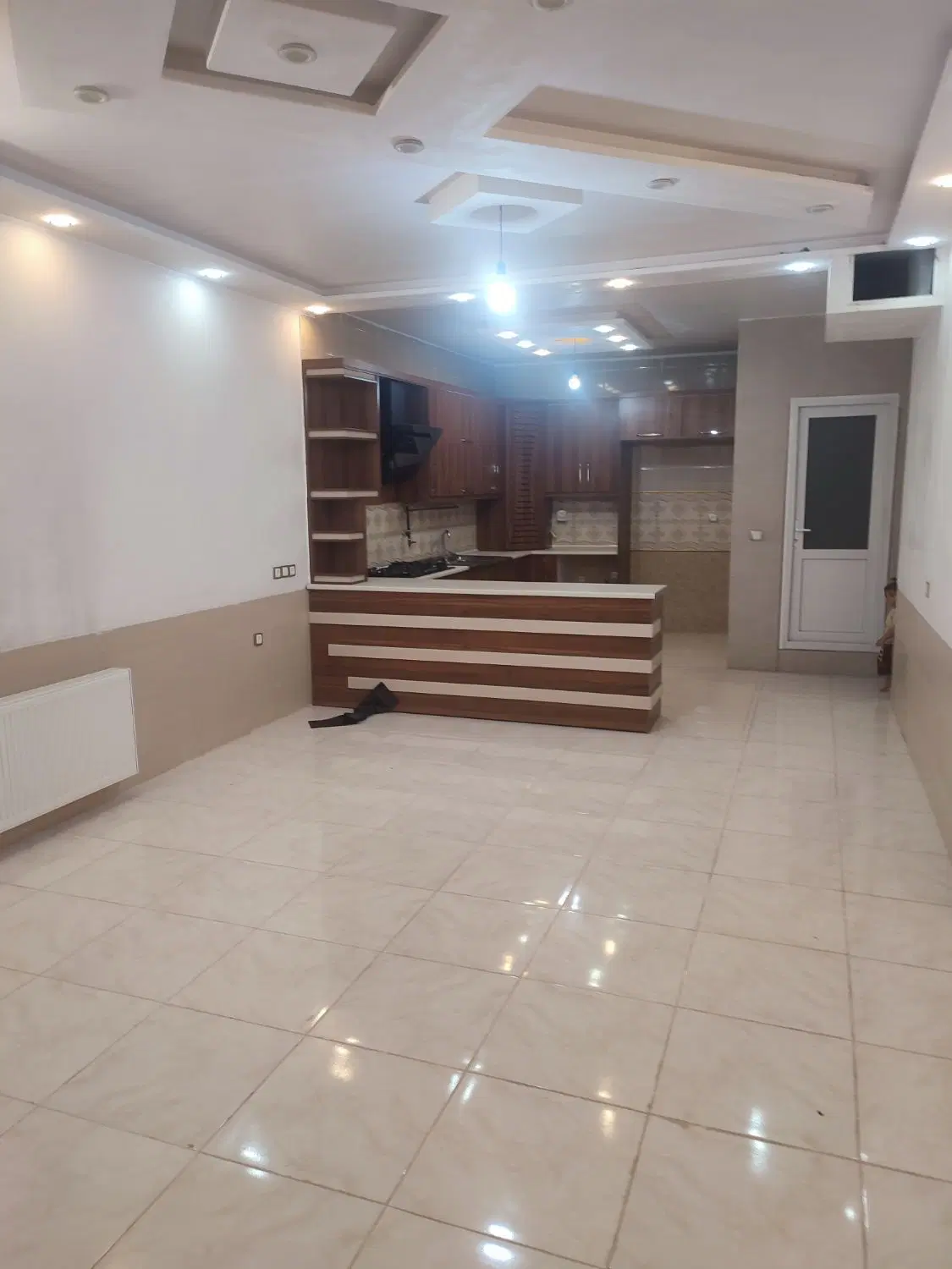 میانرود طبقه دوم ۲۵۰رهن با ۲۰اجاره