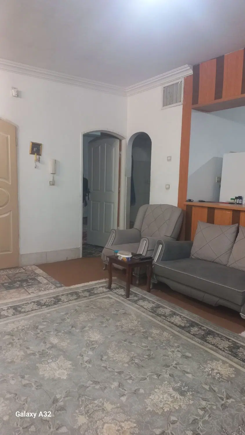 آپارتمان ۸۵متری، یک خواب، با یک بهارخواب بزرگ