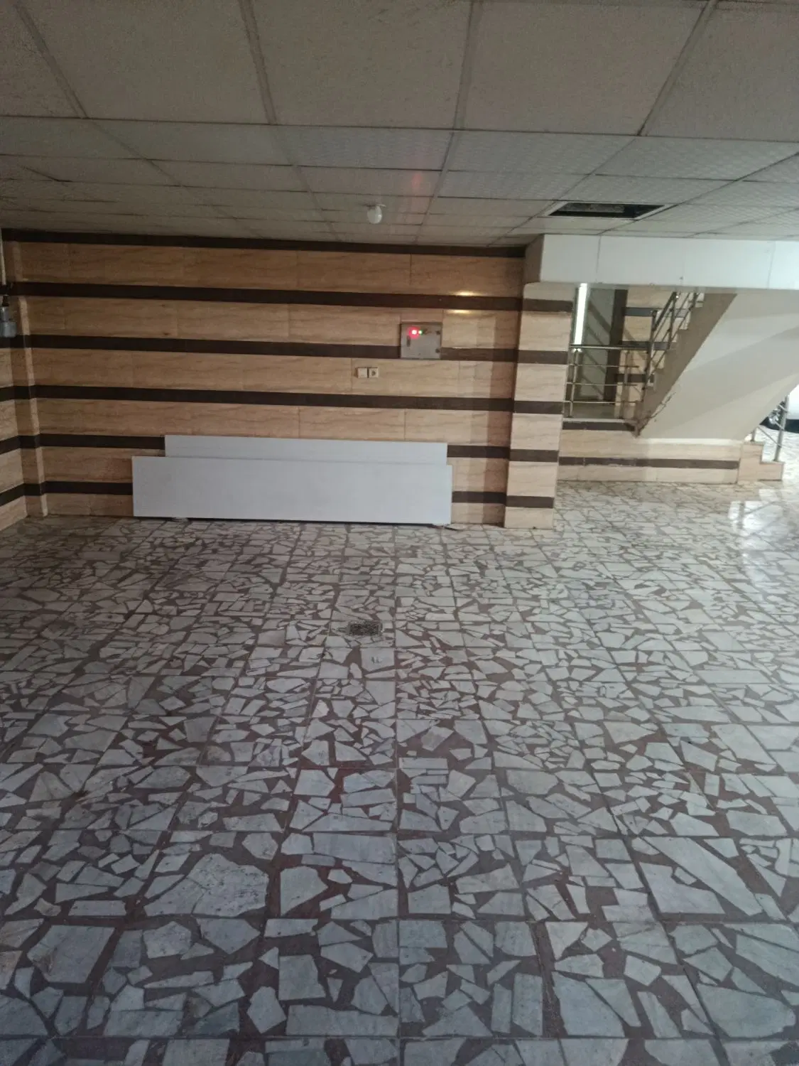 واحد ۱۱۰متری زیتون  فردوسی