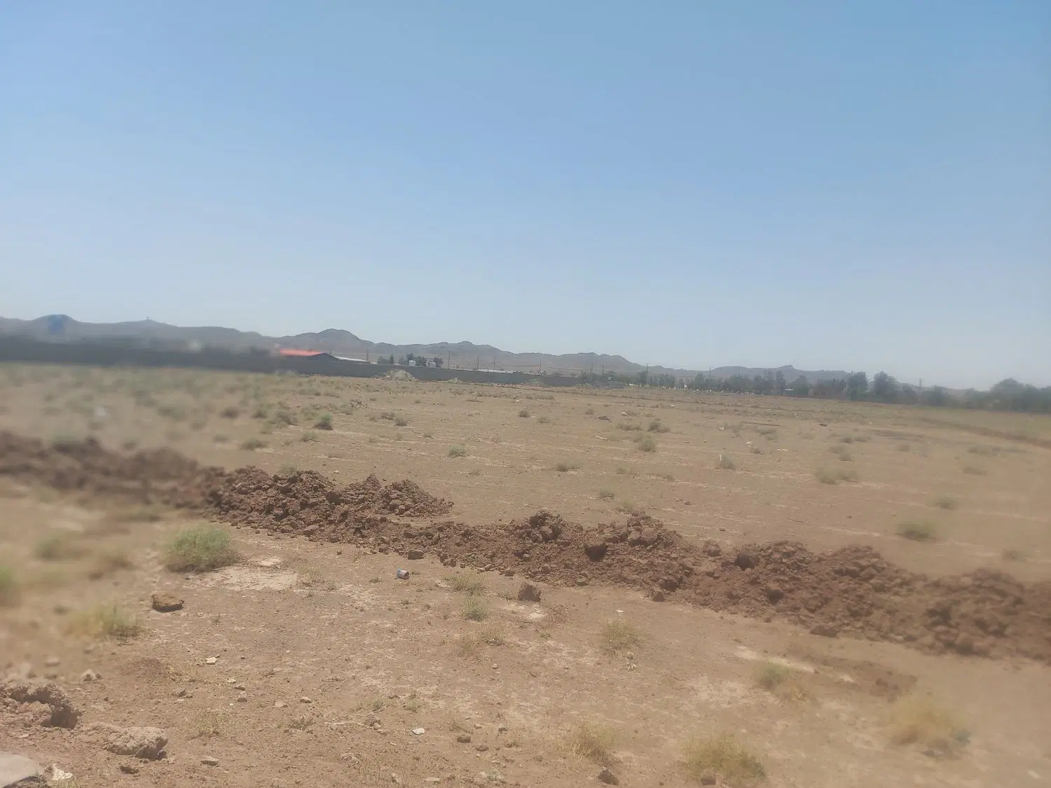 یک قطعه چهاردیواری