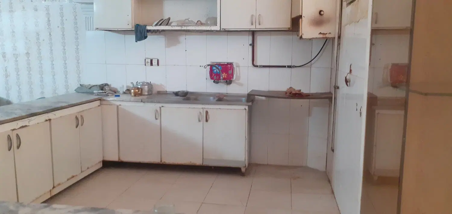 ۸۰ متر تخلیه و طبقه اول ۱۰۰ متر ۷_۸ خالی میشه
