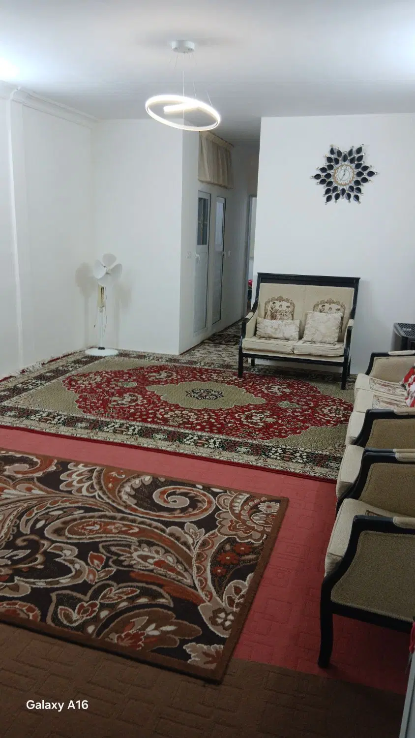 ۹۰ متری  راه جدا  با پارکینگ اختصاصی