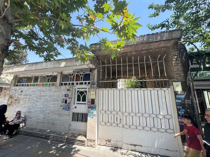 ساختمان مسکونی ویلایی کلنگی ۱۶۲_۵ متر خیابان غفاری