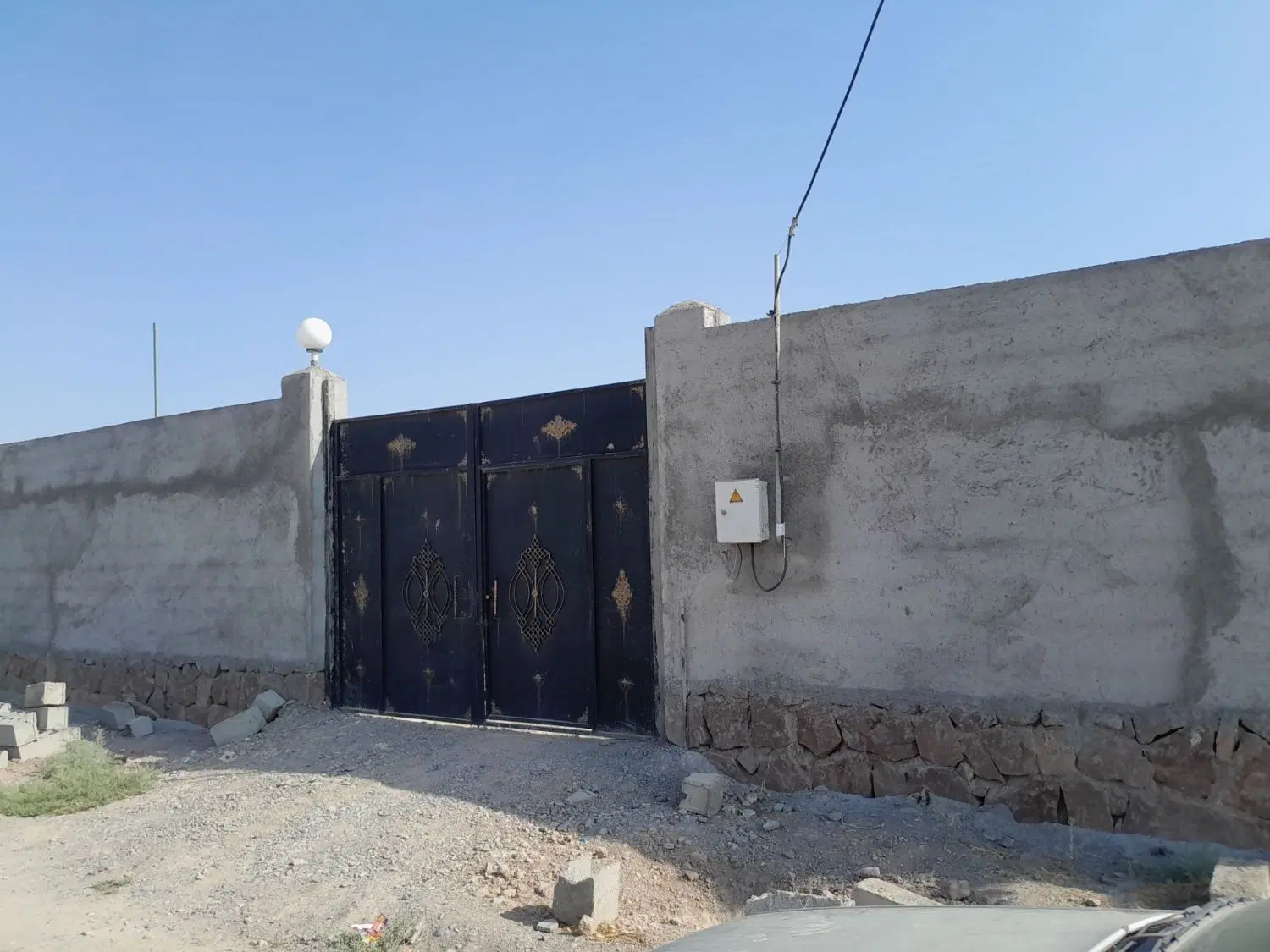 زمین باغی ۶۵۰ متری