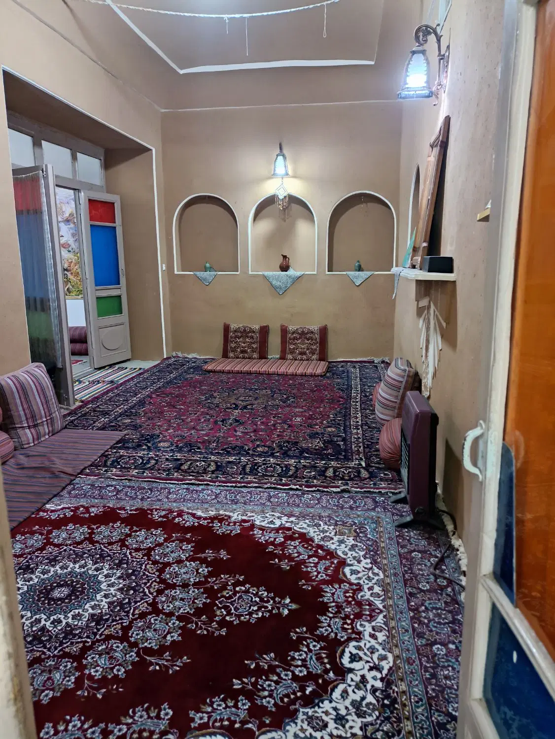 اقامتگاه دردل باغ رستوران فقط ۵دقیقه پیاده تا حرم