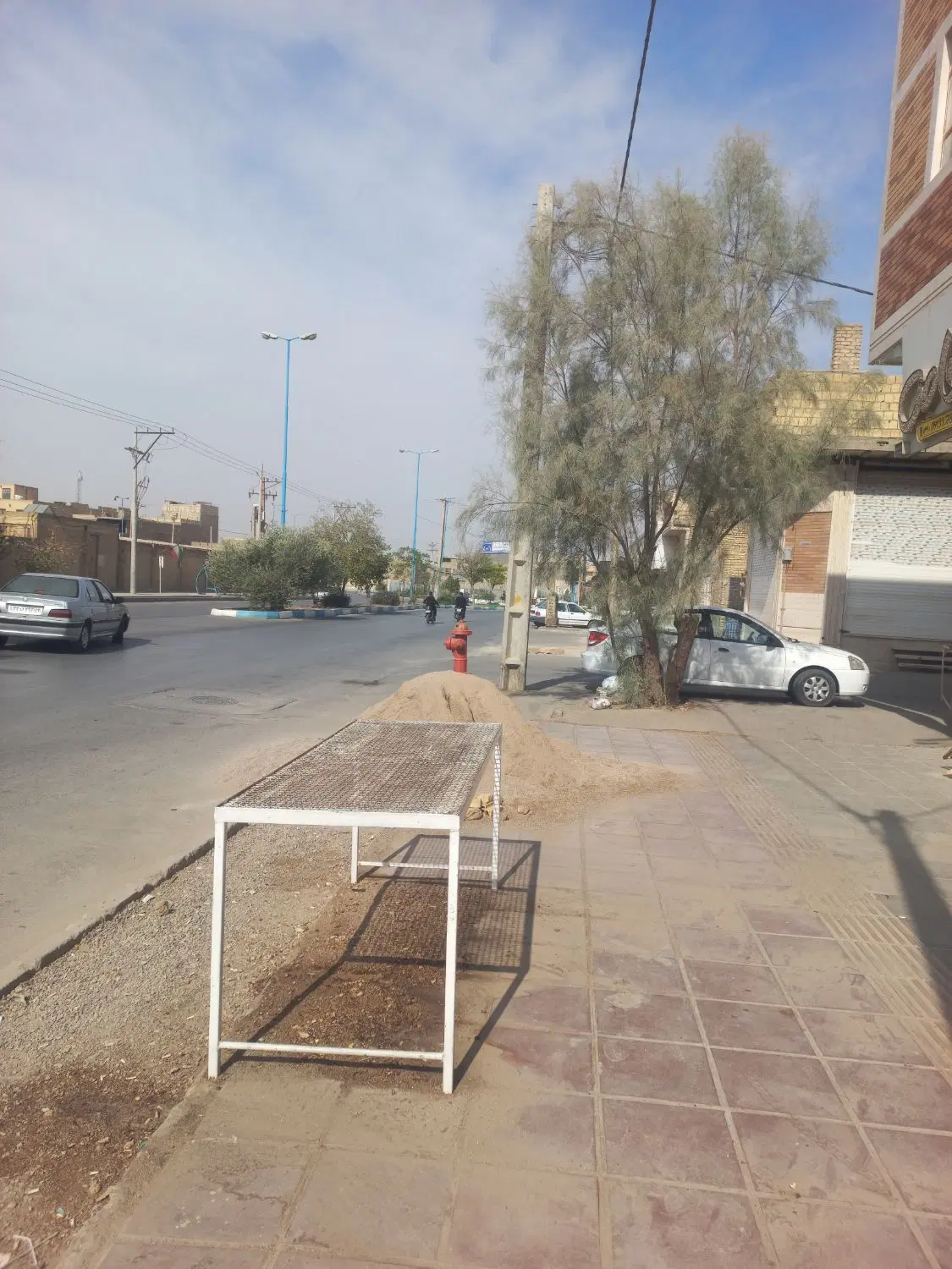 تجاری نیمه ساز