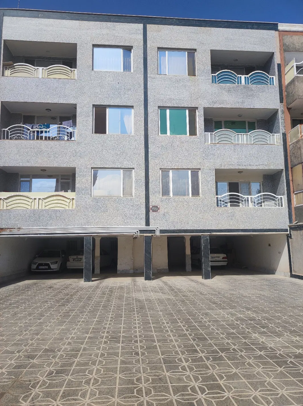 خانه آپارتمانی.خیابان نارنج