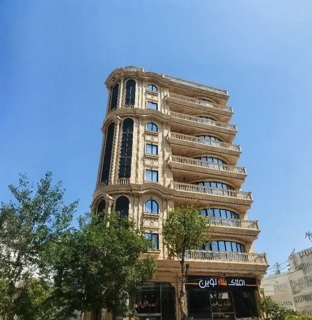 فروش آپارتمان در چهاراه حافظ 267 متر