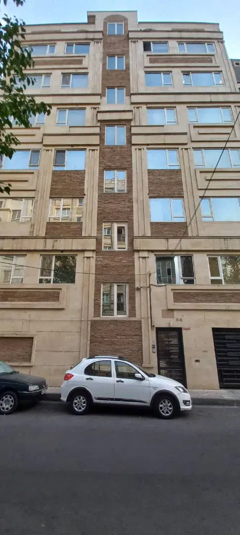 آپارتمان 125 متری سه خواب دو پارکینگ