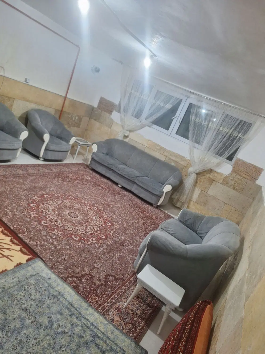 حیاط مسکونی زیرزمین