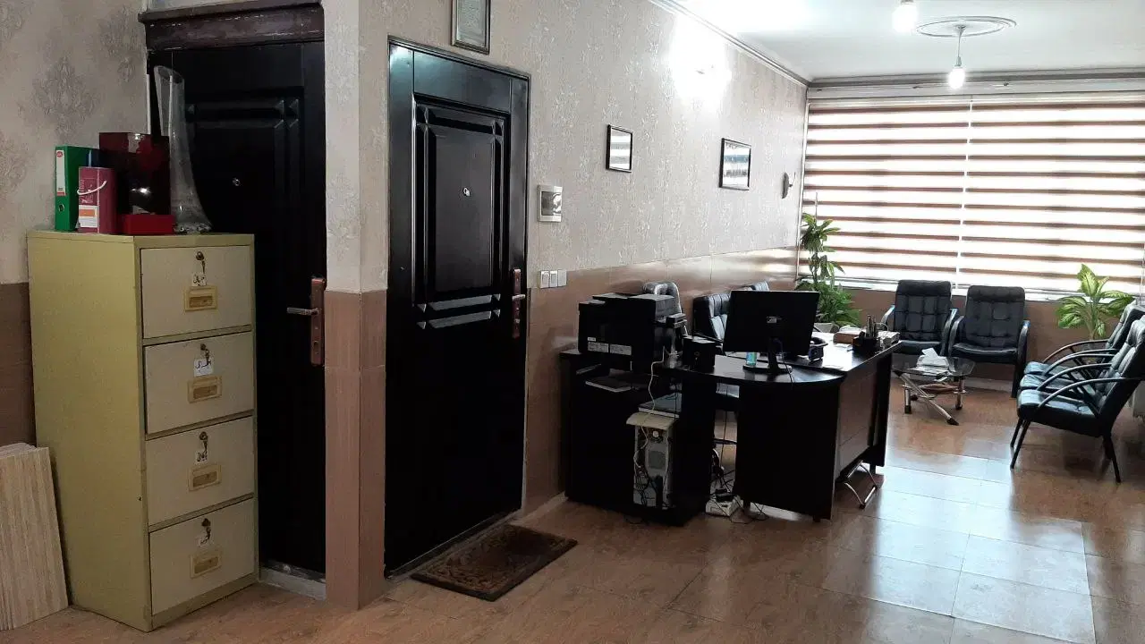 ۹۰متر  بر خیابان کارگر جنوبی _ ساختمان پزشکان لشگر
