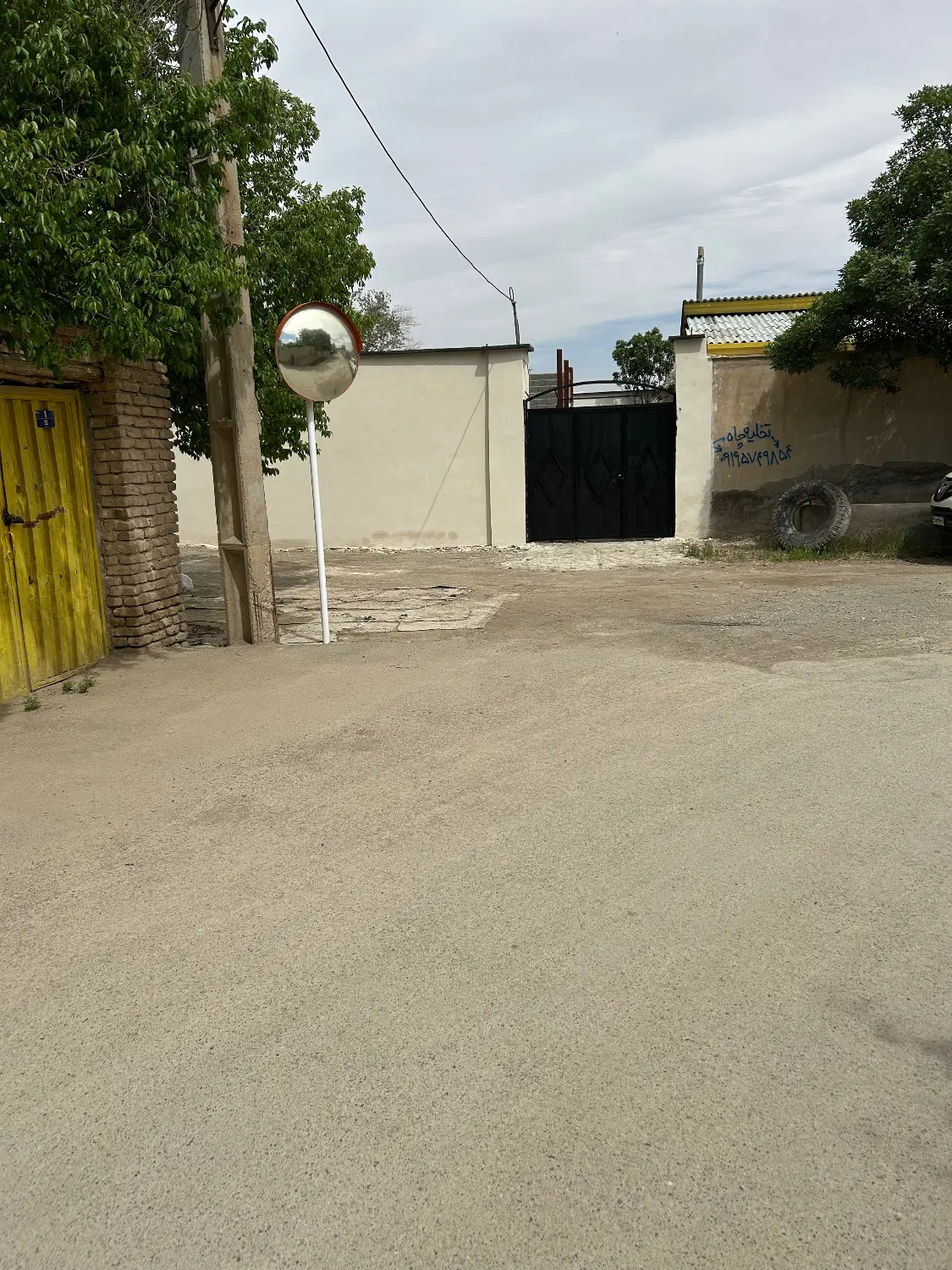 زمین داخل بافت اب برق گاز کنتور