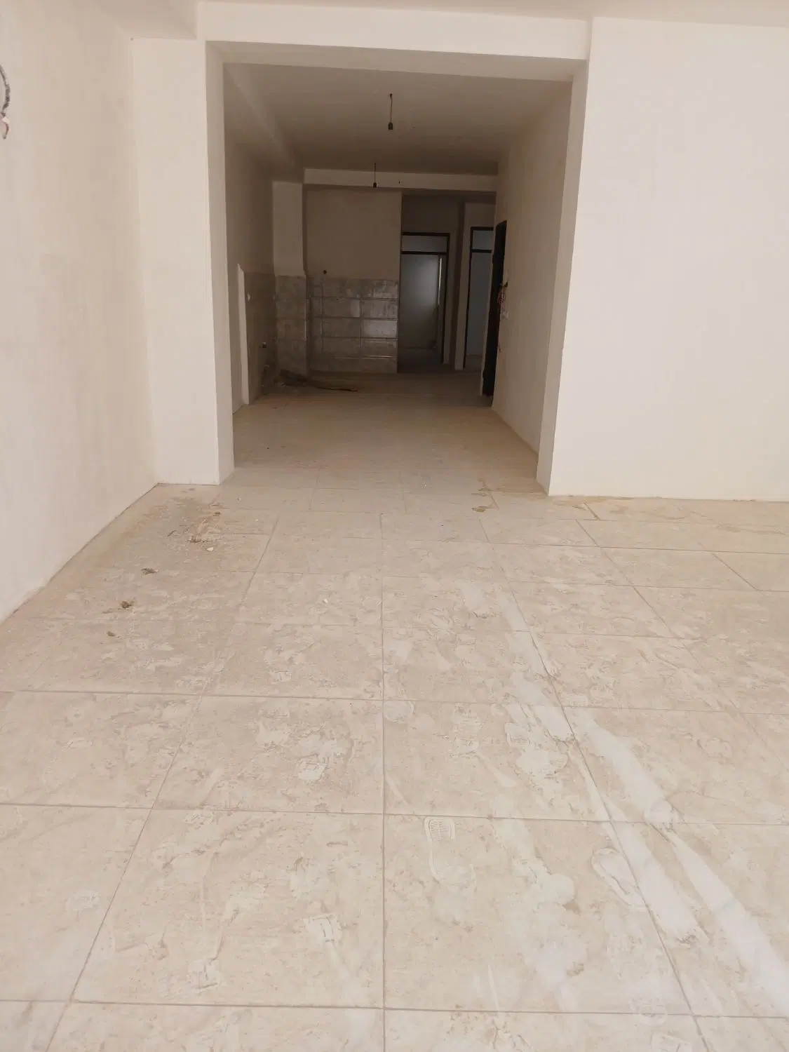 اپارتمانی خام نوساز