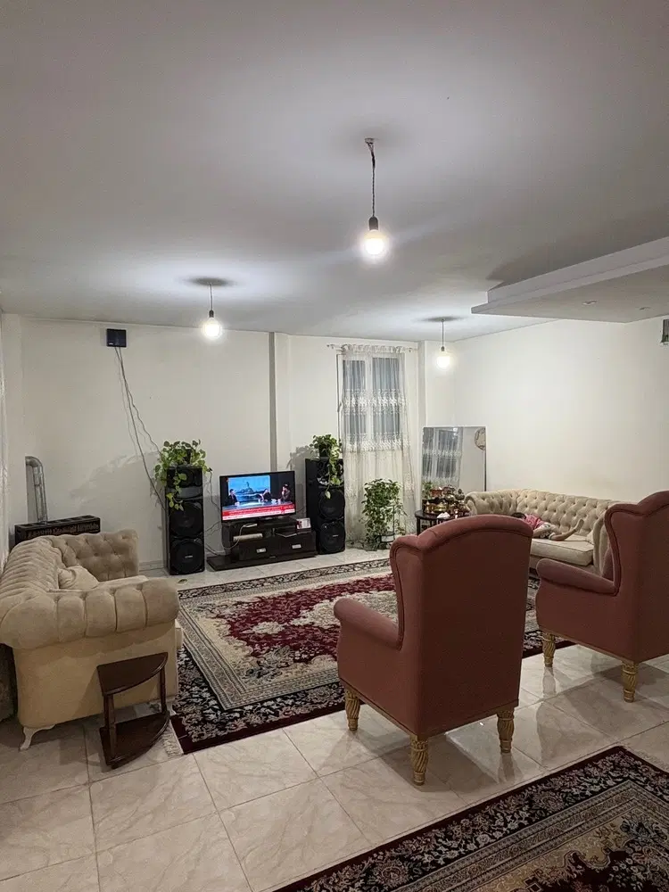 خانه اجاره ی طبقه ویلایی