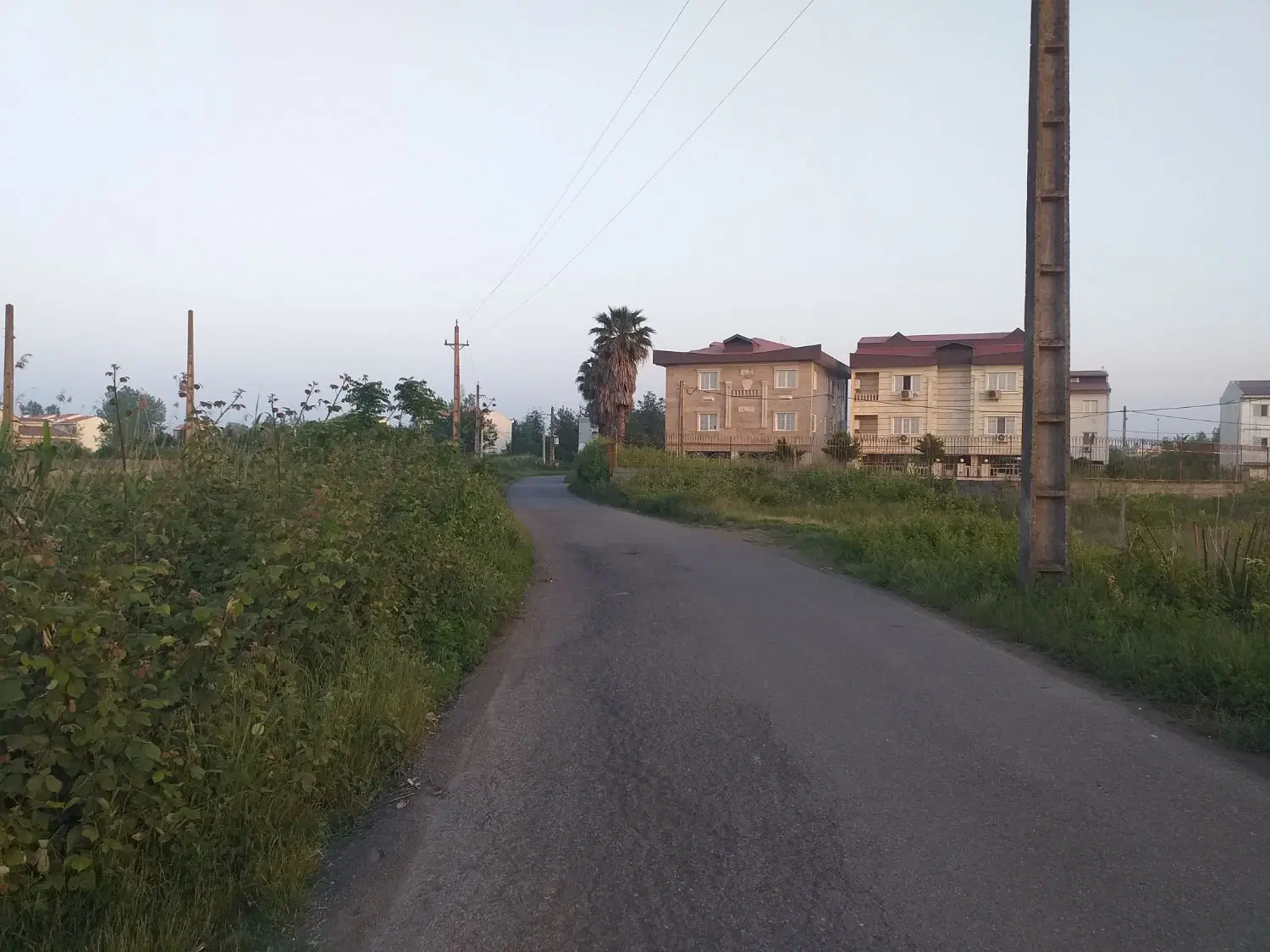 ۲۲۰متر زمین مسکونی دارای سند و پروانه ساخت شمالی