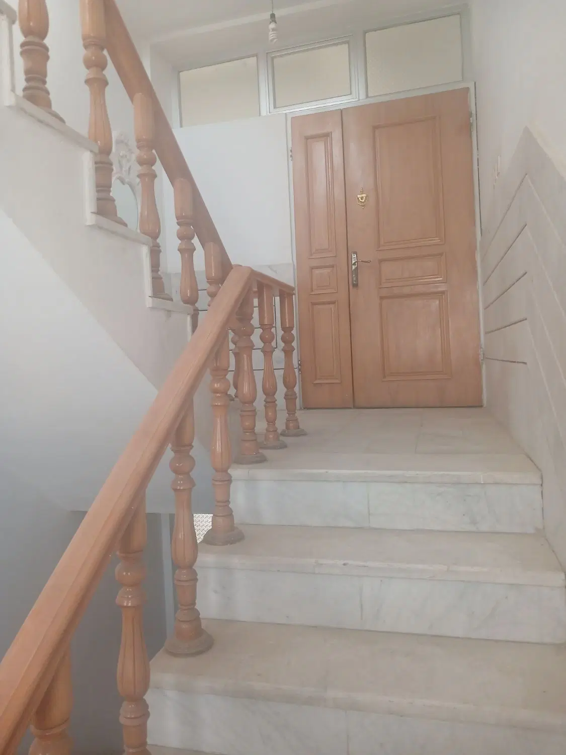 اجاره واحد 240 متری.  4 خوابه درچه