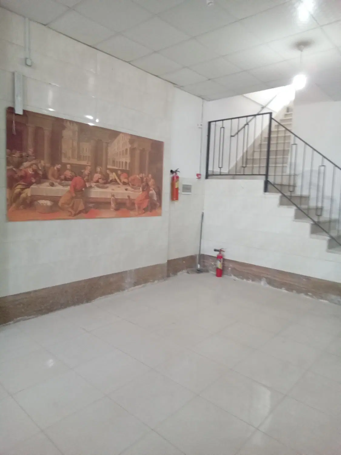 اجاره زیرزمین ۲۲۰متری دربلوارآموزگار