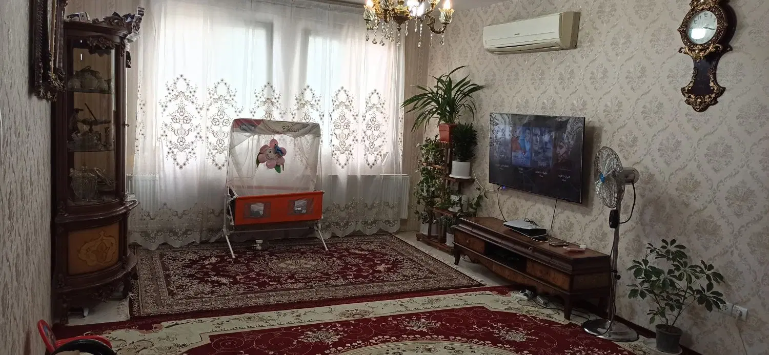 آپارتمان با پارکینگ و انباری