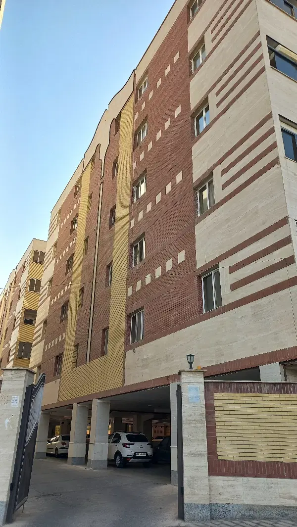 ۸۳ متر دوخوابه شیک.آسانسور،پارکینگ،انباری.تعاون