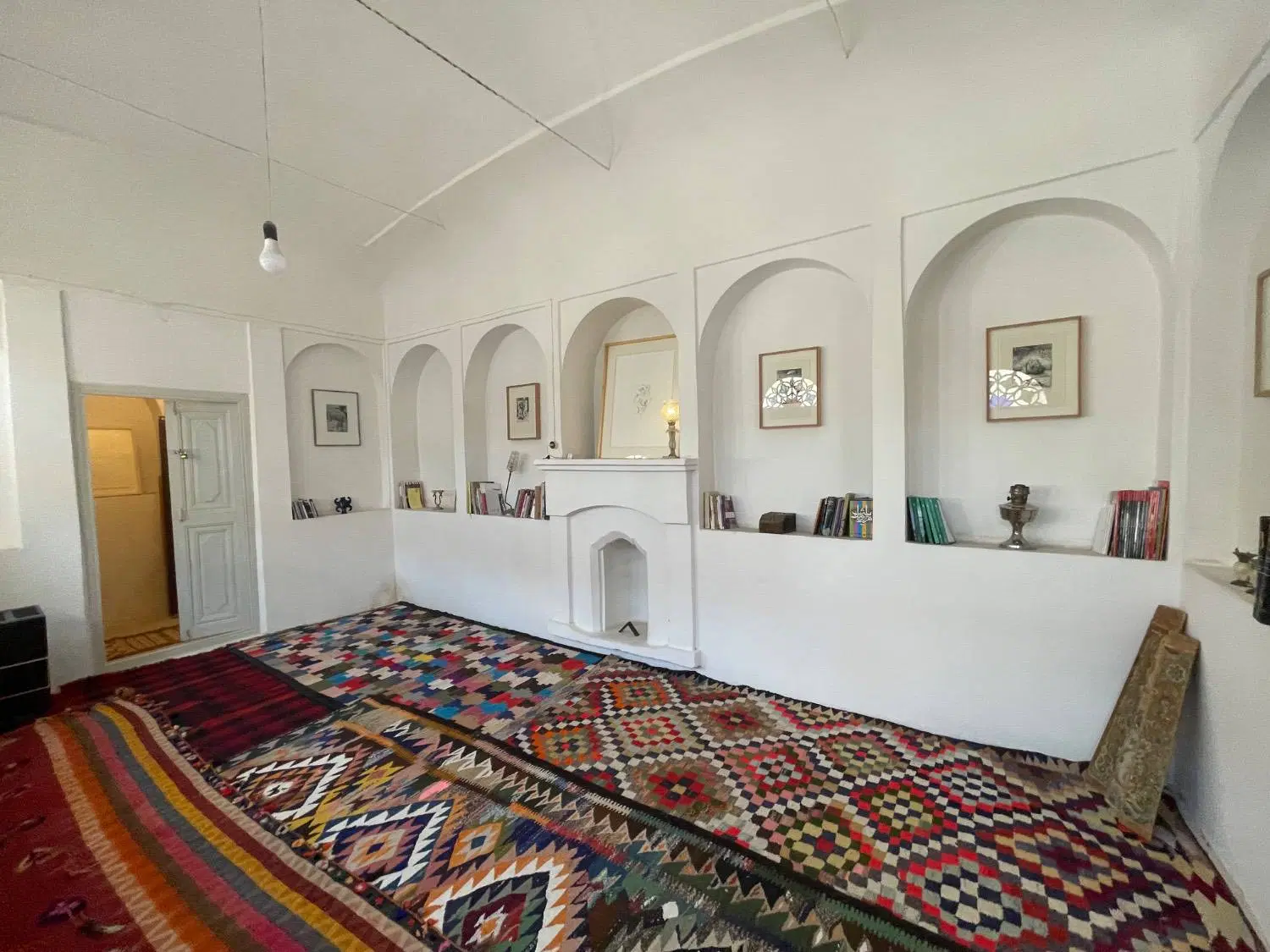 عمارت اصیل قاجاری 330متری با سند تک برگ خ محتشم