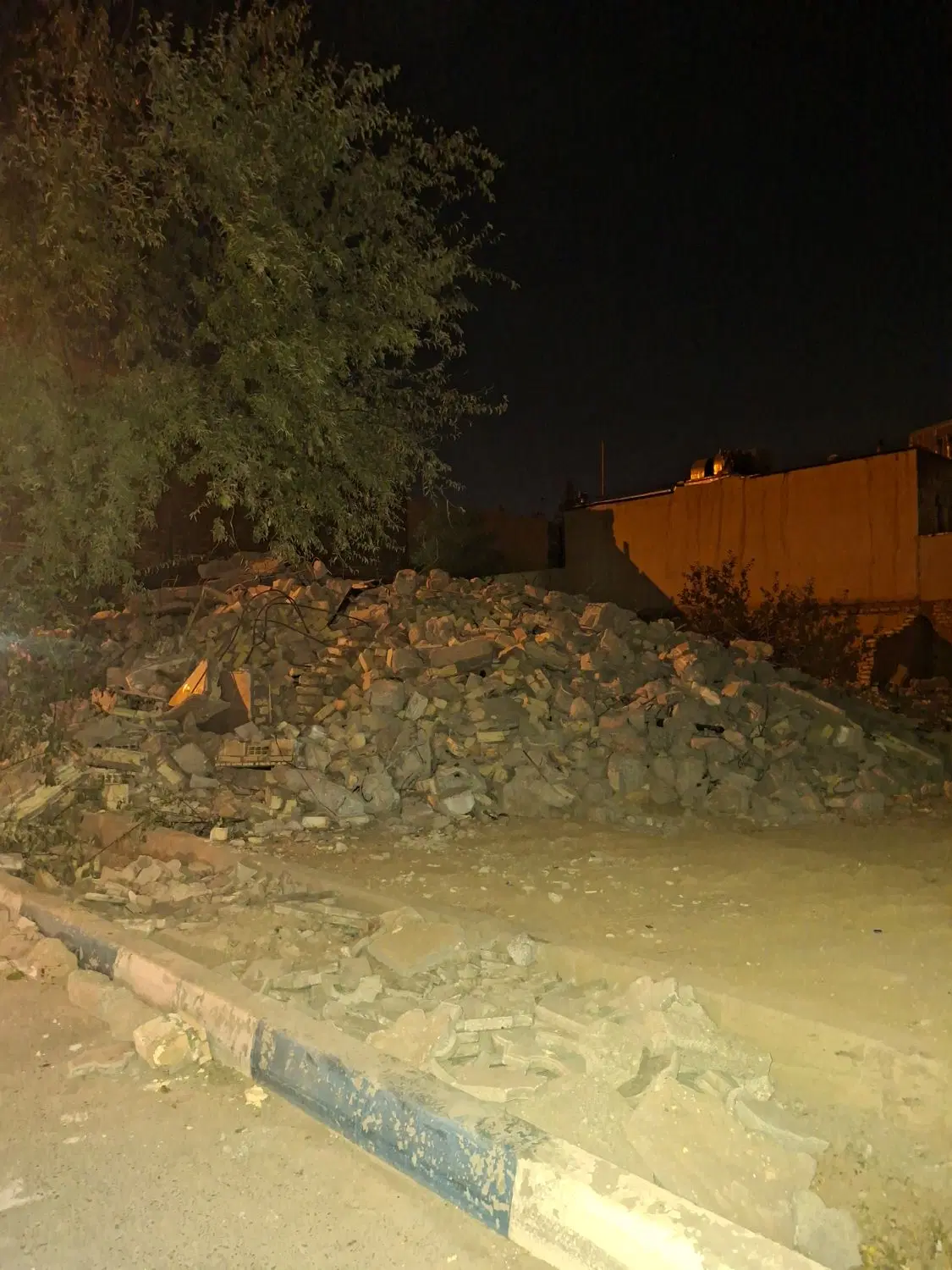 فروش زمین ۲۴۰متری با پروانه