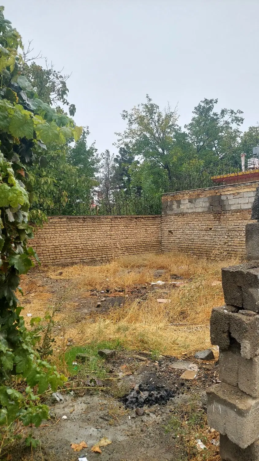 فروش دو قطعه ۲۰۰ و ۱۰۰متری با جواز  و سند تک برگ