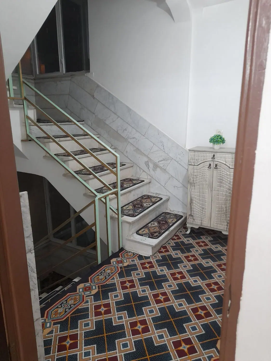 فروش آپارتمان چهار طبقه ونیم
