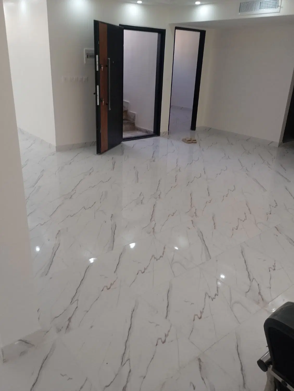 ویلایی 270متری در دو طبقه هر طبقه 150متر ساخت