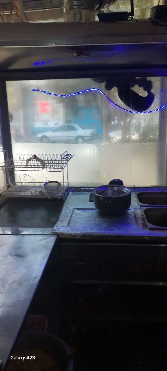 واگذاری ساندویچ و فلافلی