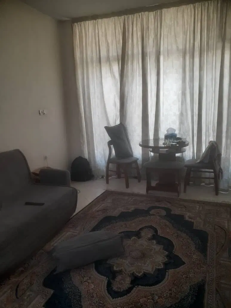 پل ستارخان خیابان رئیسی 42 متر(فقط آقا مجرد )