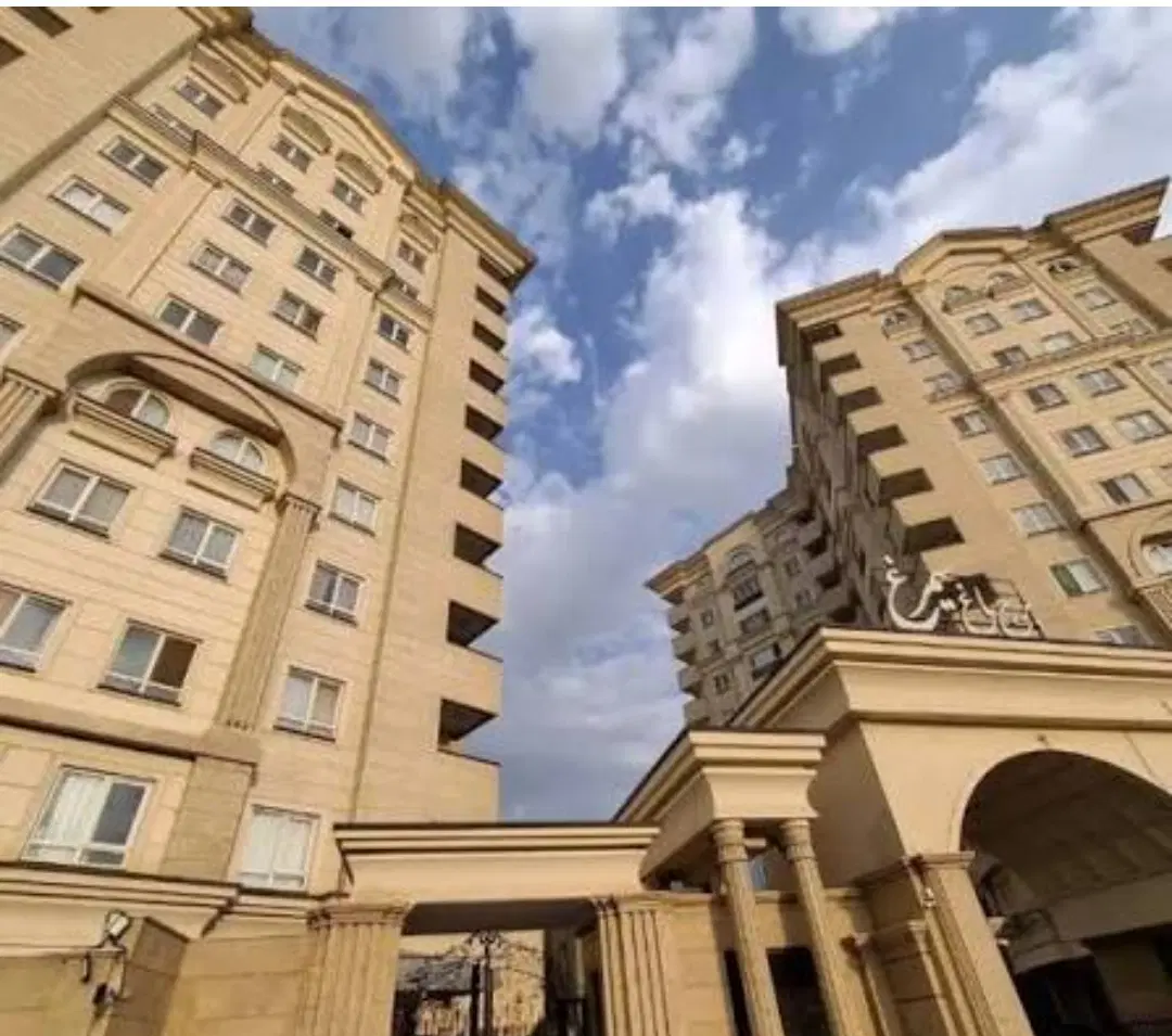 ۱۱۴ متر  ۳ خواب در برج باغ سیمرغ(طبقه ۹ و ۳)
