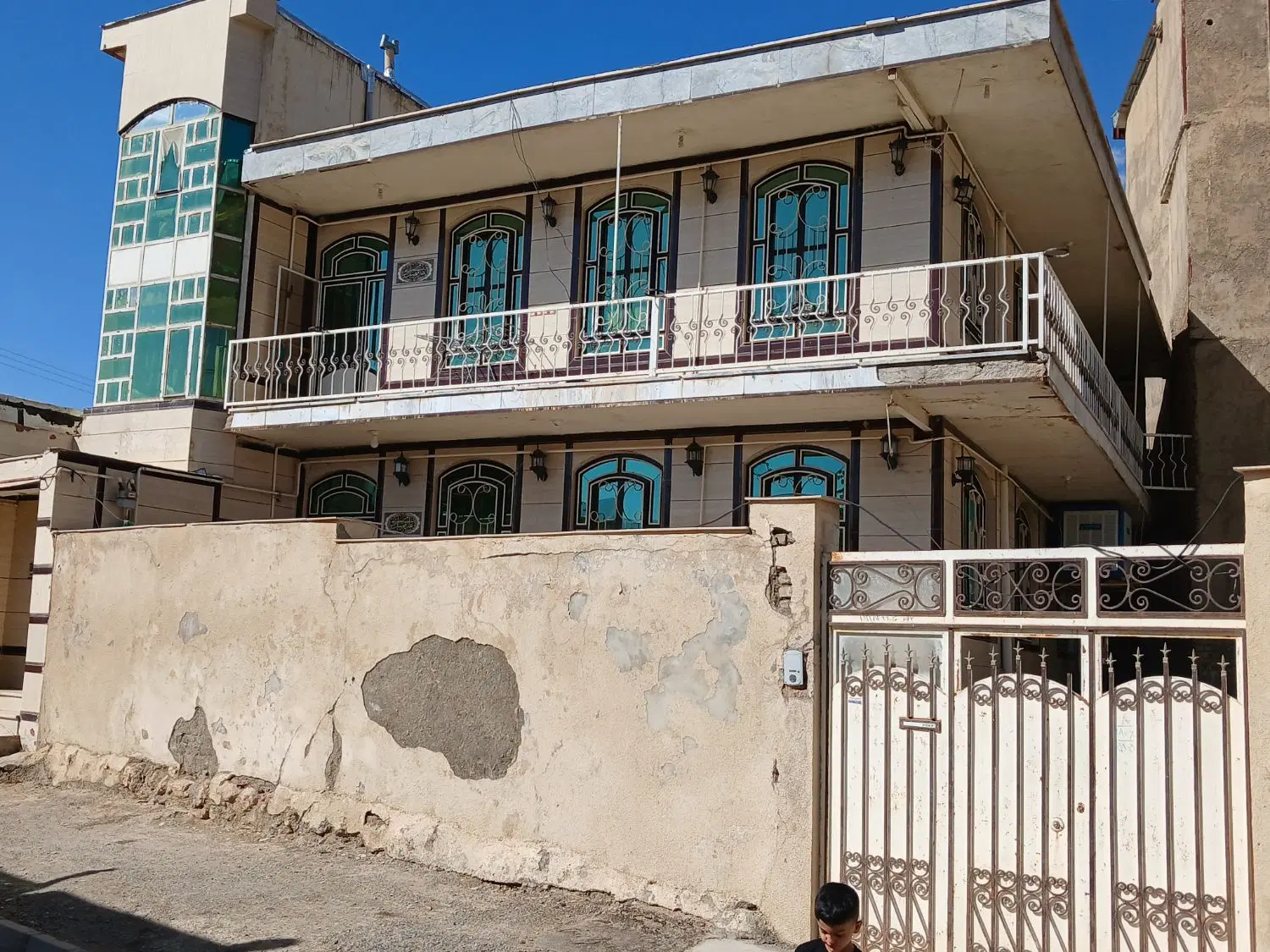 خانه ویلای دو طبقه حیاط داربروجرد روستای جعفرآباد