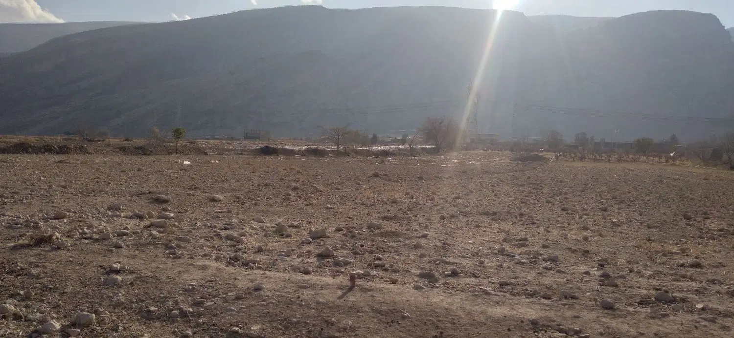 زمین ۱۲۰۰ متری و قابل تفکیک در ۲۰ کیلومتری  شیراز