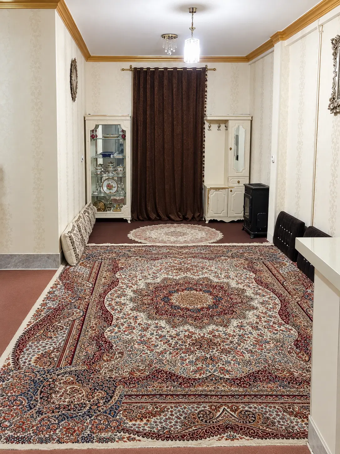 آپارتمانی خیابان مولوی
