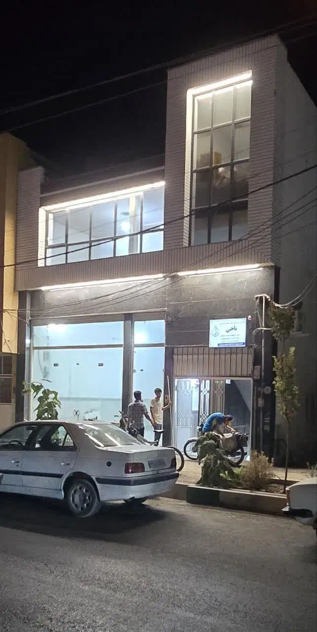 ویلایی تجاری ۳طبقه بر اصلی شهید محلاتی