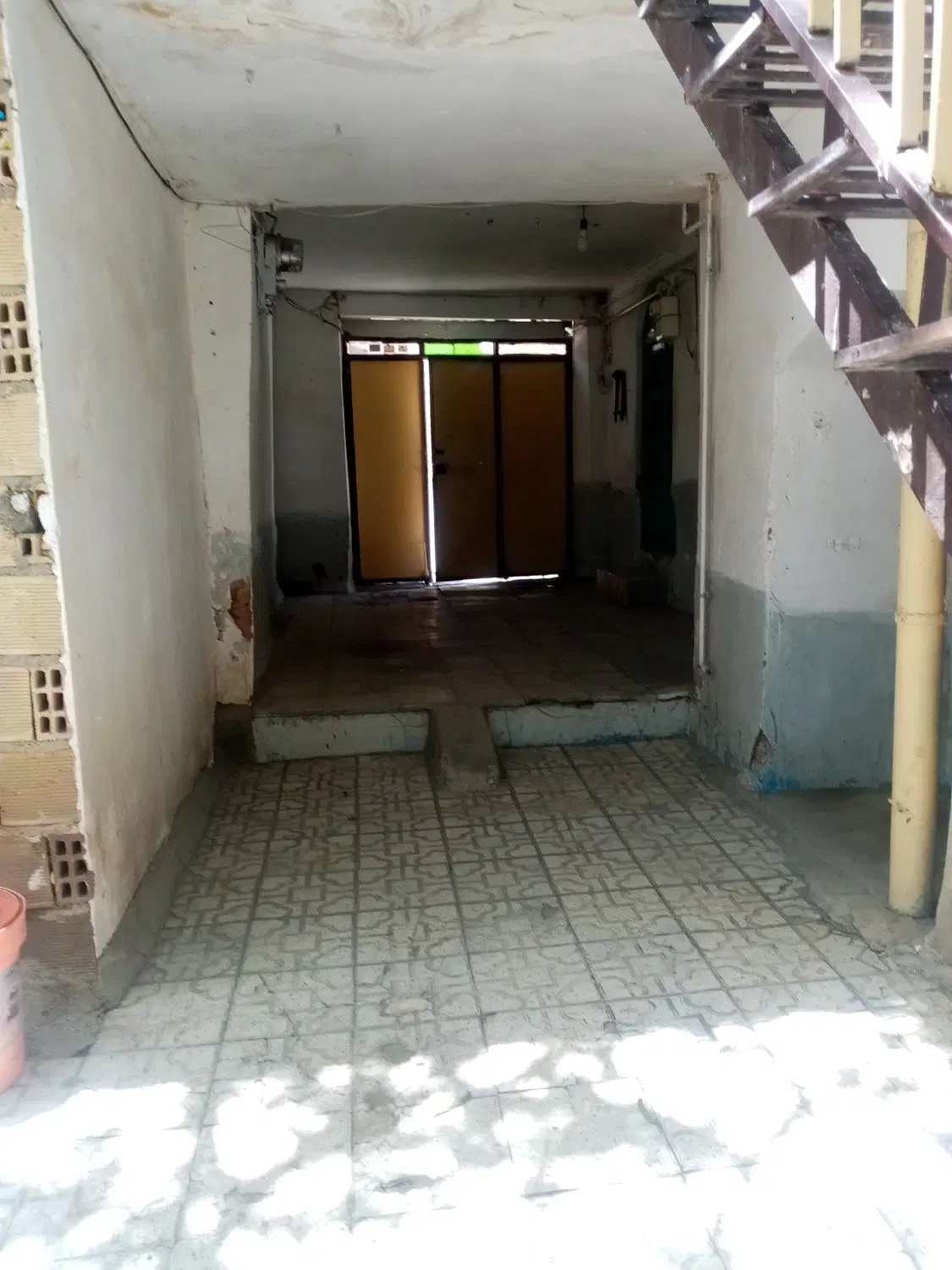 مغازه تجاری مریانج