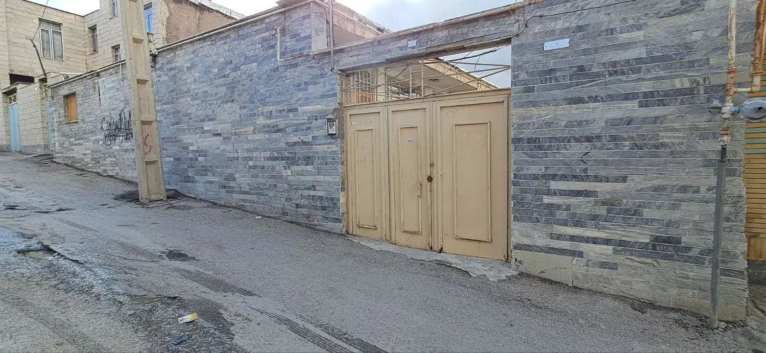ساختمان ویلایی سند دار در مرکز شهر نورآباد