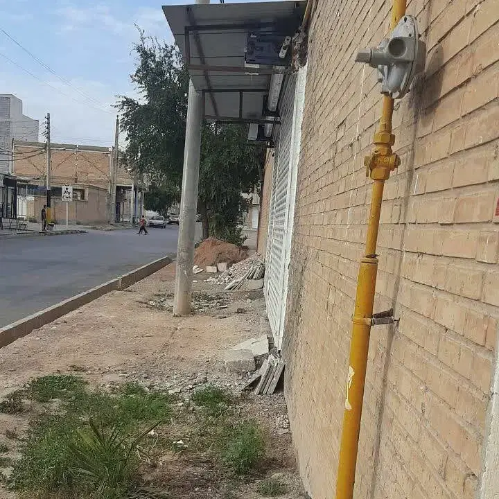 رهن و اجاره دو باب مغازه ۱۵ متری نوساز