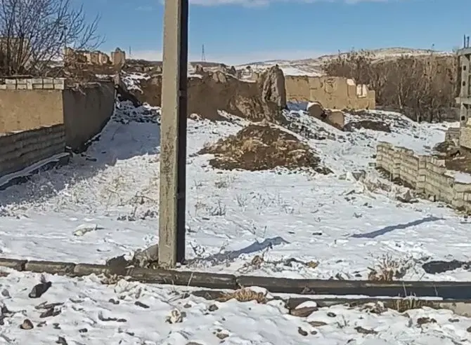 ۲۰۰متر زمین مسکونی سر دونبش جاده خمین روستای خوره